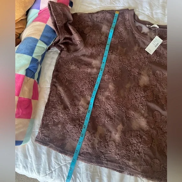 Floral Embroidered Mesh Short Sleeve Top - Picture 10 of 10